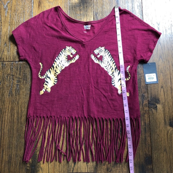 Two facing Tigers maroon SS Top with bottom fringe - Picture 4 of 7